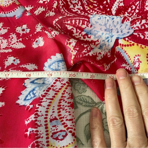 Chaps Multi Color Paisley Print Scoop Neck Blouse Top ~ Size Medium - Picture 13 of 16